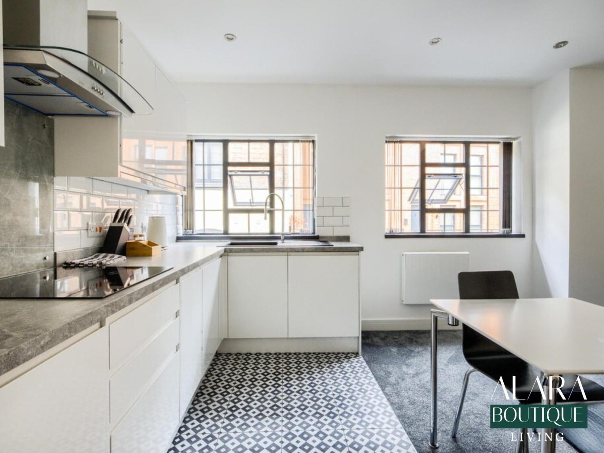 Luxury 3 Floor Townhouse Birmingham - Alara Boutique Living Apartment Exterior photo