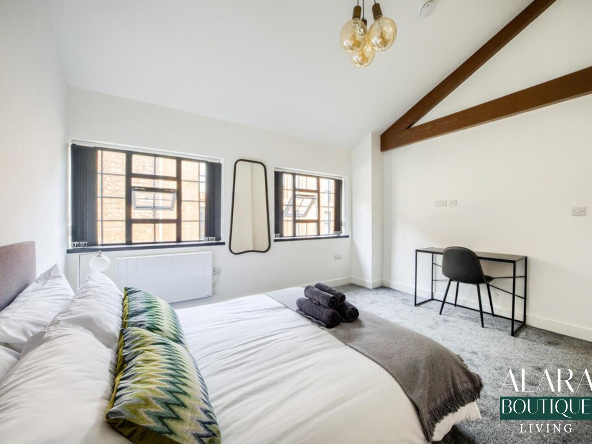 Luxury 3 Floor Townhouse Birmingham - Alara Boutique Living Apartment Exterior photo