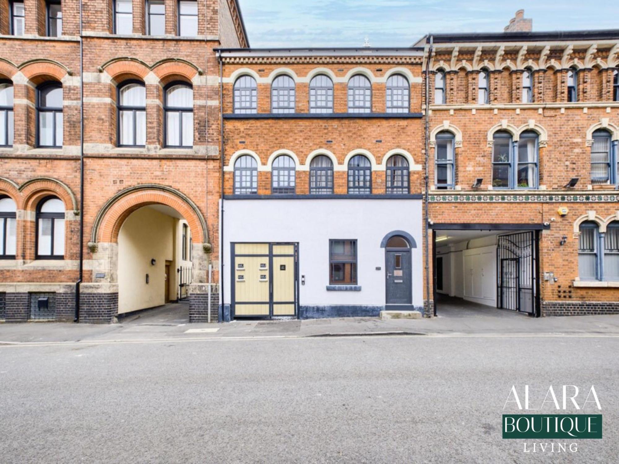 Luxury 3 Floor Townhouse Birmingham - Alara Boutique Living Apartment Exterior photo