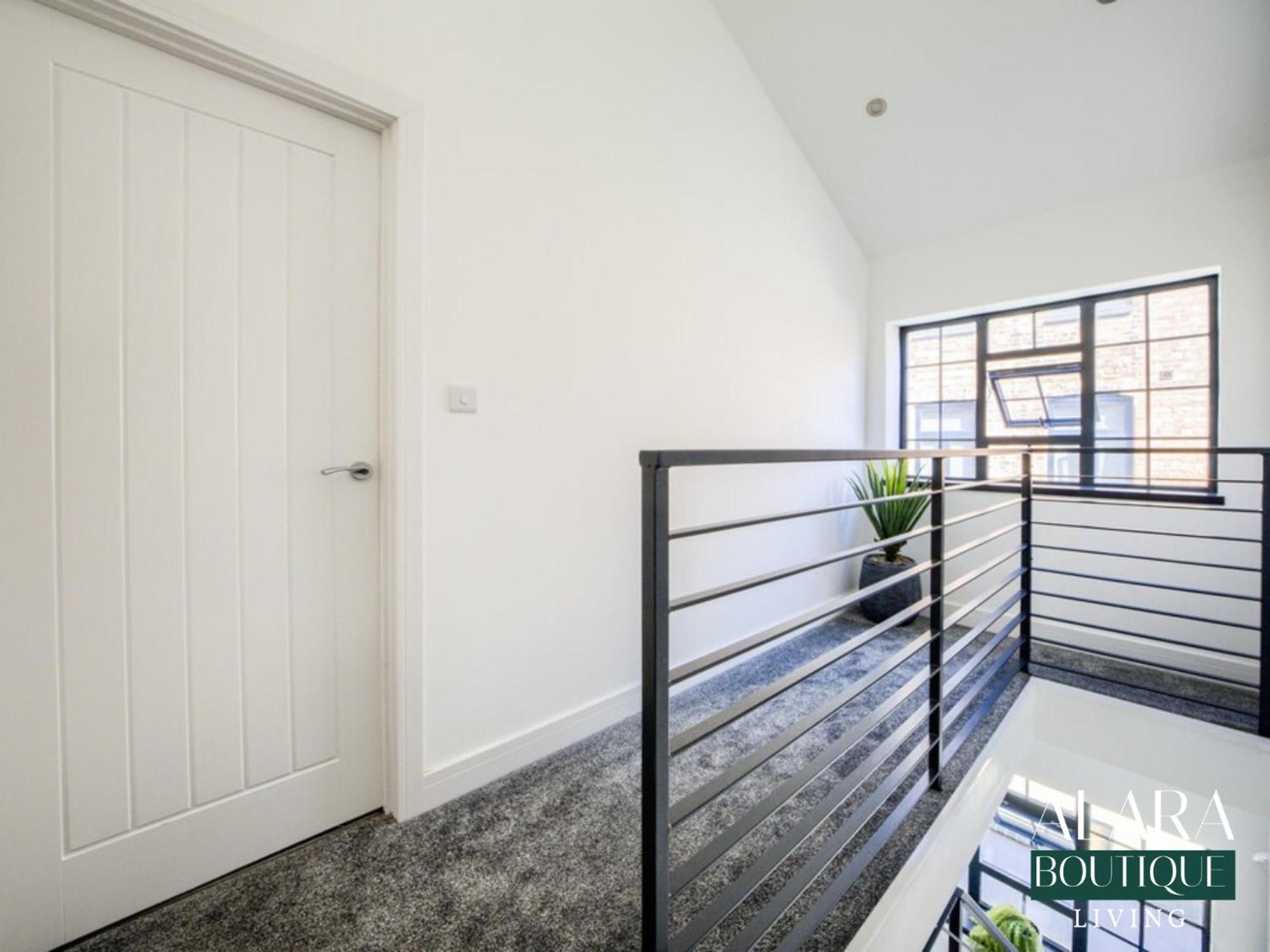 Luxury 3 Floor Townhouse Birmingham - Alara Boutique Living Apartment Exterior photo